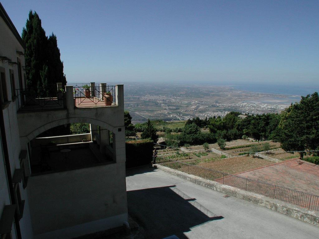 Eremo Hotel Casa Del Sorriso Erice Eksteriør billede